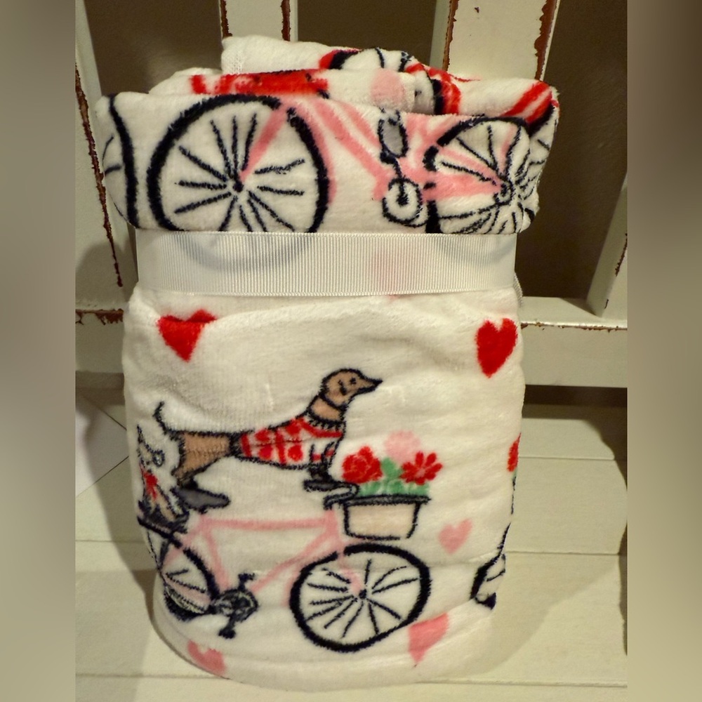 Casaba‎ Doxie Dachshund White and Pink Bicycle Print Hand Towels w/ Hearts New - Picture 3 of 4